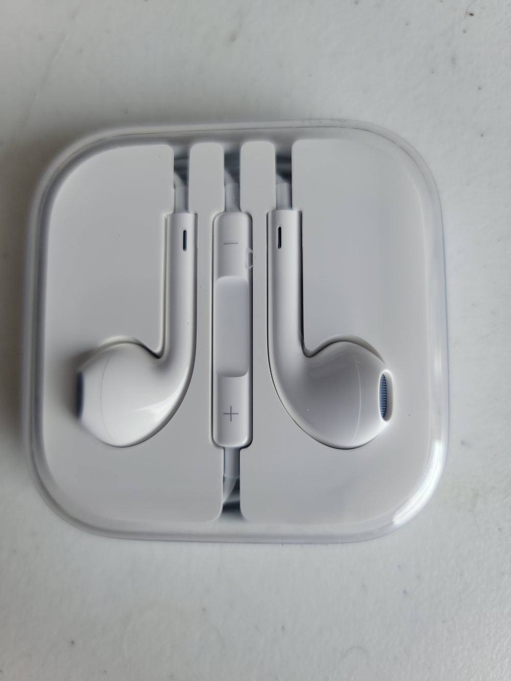 Apple Ear Bud.White Wired Earbuds with Inline Remote